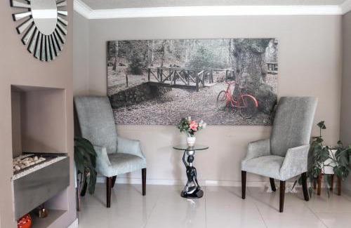 Moreleta Park House | Modern Home in Pretoria near Menlyn Mall