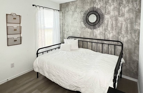 Bexar County House | Modern home in San Antonio