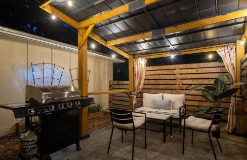 Gainesville House | Modern Home Near UF, Stadium - Private Gazebo
