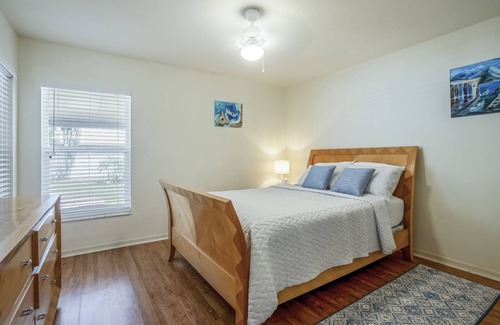 Boyette Springs House | Modern home near US-301/I-75 in Riverview. Pets and family friendly!