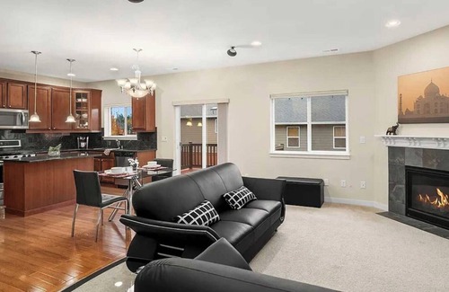 Canyon Park House | Modern Home on 223rd Pl SE
