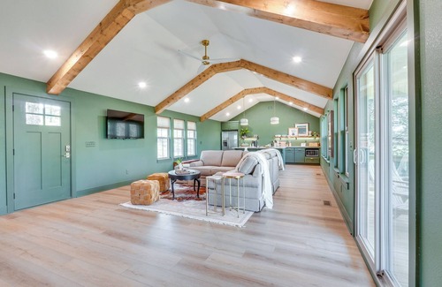 Eagle Rock House | Modern Home on Table Rock Lake w/Deck & View!