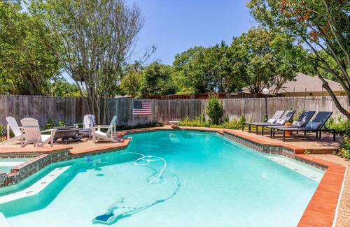 Lake Highlands House | Modern Home with a Firepit, Heated Pool & Spa