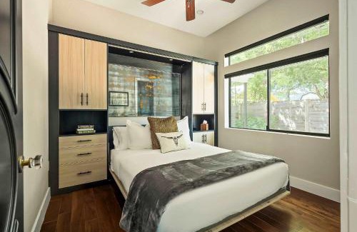 Chestnut House | Modern Home with Casita - Balcony & Mins to DT ATX
