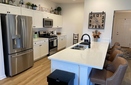 Sumter County House | Modern Home with Golf Cart, Lanai, & Close to Brownwood Paddock Square!