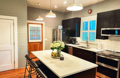 Athens House | Modern Home with Hot Tub: Walk to Game!