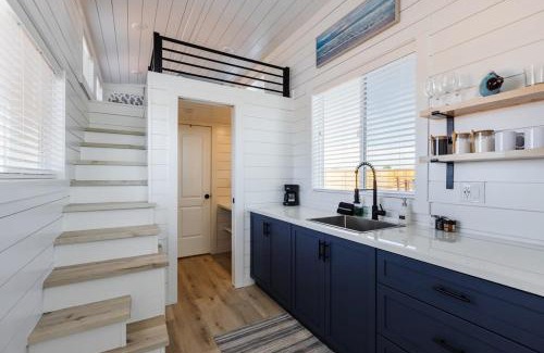 Apple Valley House | modern home with private hot tub
