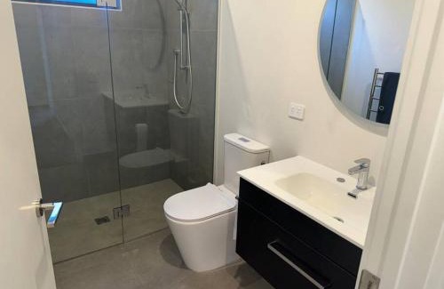 Taradale House | Modern & Homely - Double Garage