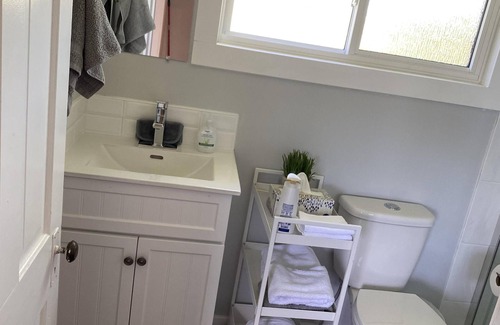 Lethbridge County Other | Modern Homestead Hideaway(4 miles east of Lethbridge)
