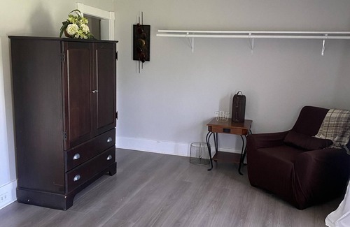 Lethbridge County Other | Modern Homestead Hideaway(4 miles east of Lethbridge)
