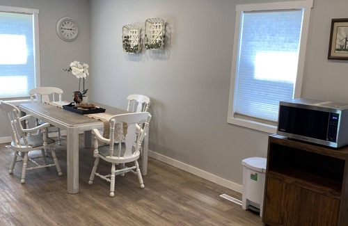 Lethbridge County Other | Modern Homestead Hideaway(4 miles east of Lethbridge)