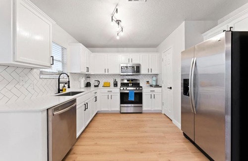 Pflugerville House | Modern & Homey 3BR Home, Remote Work Friendly, King Beds, Fast WiFi