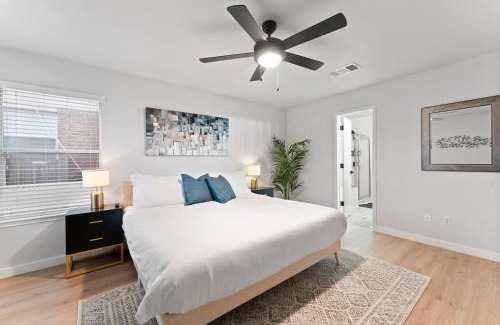 Pflugerville House | Modern & Homey 3BR Home, Remote Work Friendly, King Beds, Fast WiFi