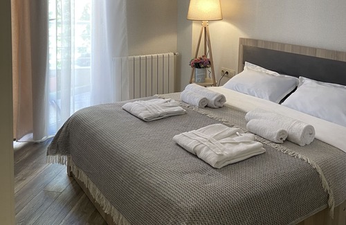 Saburtalo Apartment | Modern hosting space