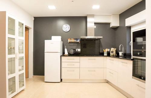 Vale Furado House | Modern house with ocean view, pool and 5 walk min to the beach