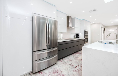 North Bay Hills House | Modern house heated pool near TPA Clearwater Dunedin Palm Harbor