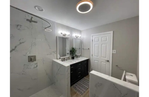 Calumet Heights House | Modern House Near Downtown 8ppl