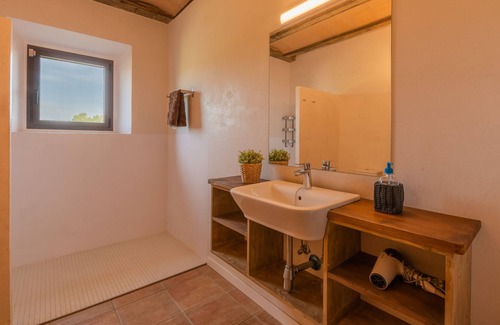 Verges House | Modern house surrounded by fields only 15 minutes from the beaches of Baix Empordà