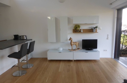 Ketsch House | modern house with direct lake access
