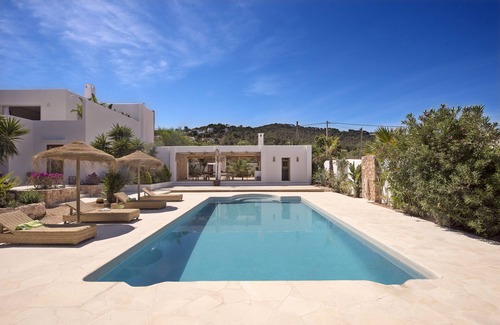 Sant Josep de sa Talaia House | Modern house with Ibiza spirit
