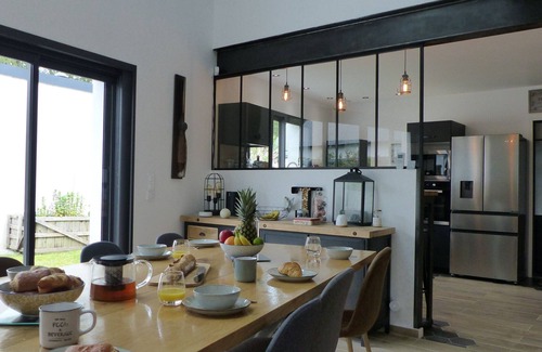 Crach House | Modern house with swimming pool