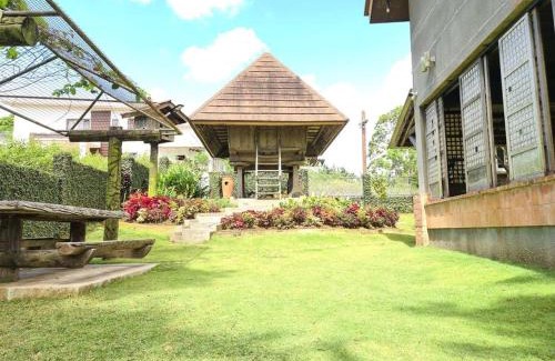 Mendez Crossing West Apartment | Modern Ifugao House at Tagaytay Patio Elisabel