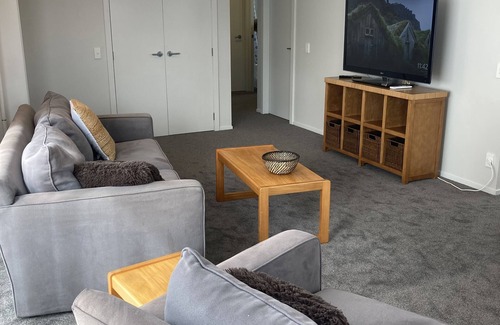 Greenhithe House | Modern Immaculate Standalone House Auckland New Zealand