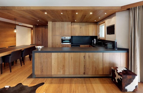 St. Moritz Apartment | Modern in alpine style designed apartment with tasteful details