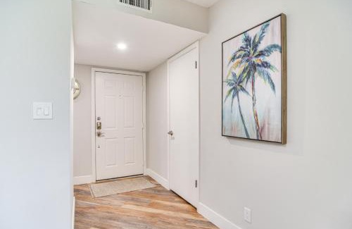 Isla del Sol Apartment | Modern Isla Del Sol Condo Walk to St Pete Beach!