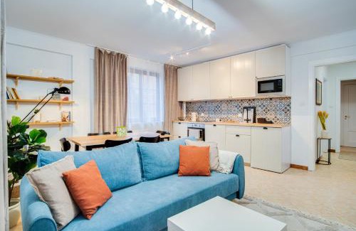 Wroclaw Old Town Apartment | Modern Italia Apart - 100m Main Square - parking and lift