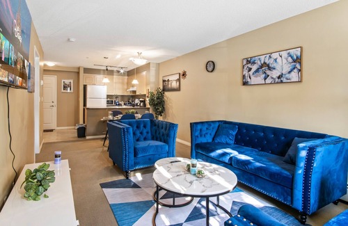 Southwest Edmonton Condo | Modern King Bed Suite W/Dsy,Wifi,UGPrkg Enjoy