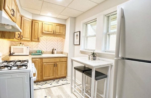 Corning House | Modern King walk to Market Street
