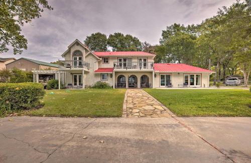 Blue Bell Estates House | Modern Lake Conroe House with Lakefront Park and Deck!