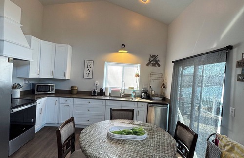 Lake of the Ozarks House | Modern Lake Front House Lake of the Ozarks 4 bed 2 bath Dock Boat private MM44