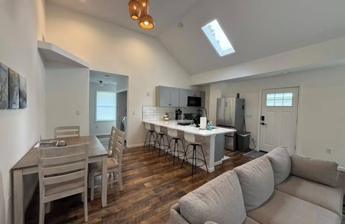 Lakeview Cottage | Modern Lakeview Cottage