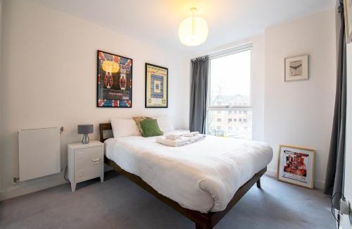 Markhouse Apartment | Modern, Light-Filled Studio in Trendy North London