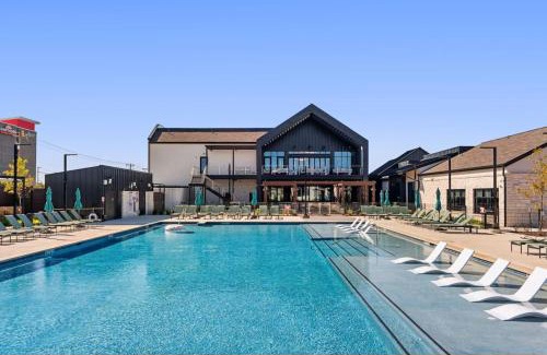 Pflugerville Apartment | Modern Living 1B 1B Steps from Shops, Dining Fun