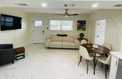 Riviera Bay House | Modern Living Heated Pool House
