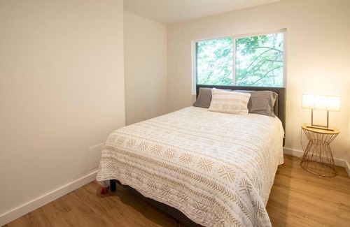 Kirkland Apartment | Modern Living in Kirkland
