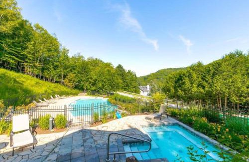 Mont-Tremblant Village Apartment | Modern Lodge Pool & Spa Mont-Tremblant