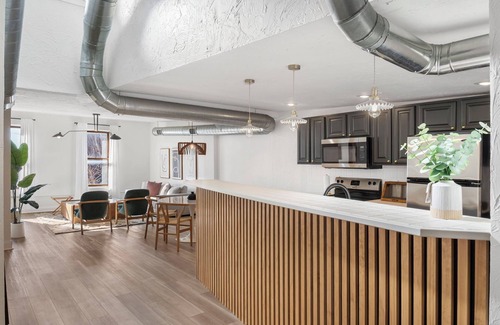 Springfield Apartment | Modern Loft Apartment with Office Space