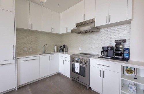 Downtown Condo | Modern Loft, Historic Streets- 2 bed/2 bath