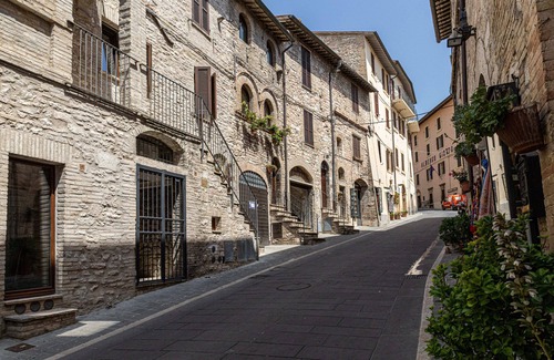 Assisi Apartment | [Modern Loft] in Historic Center