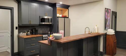 Halton Regional Municipality Apartment | Modern Loft with Immersive Theatre Experience
