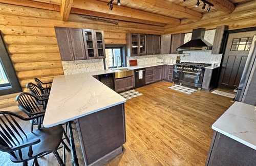 Conway House | Modern Log Home on the Kancamagus, Sleeps 18