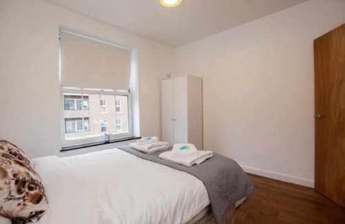Chaucer Apartment | Modern London Apartment With 4 Bedrooms
