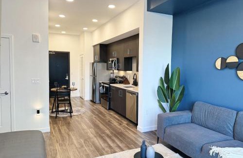 Hollywood Apartment | Modern London Style Home in Hollywood -Free Parking 10mins to Universal Studios