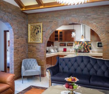 Nam Phrae Villa | Modern Love Villa