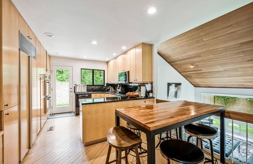 Bethesda House | Modern Lux Home near DC!