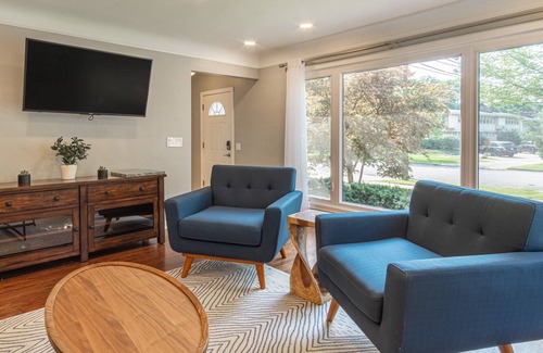 Birmingham House | Modern, Luxe 3BR/2.5BA Birmingham Home